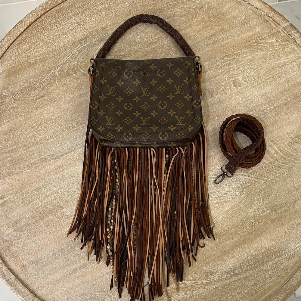 Vintage Boho World Traveler Fringe Designer Handbag (Large). Price is firm. - Picture 2 of 6
